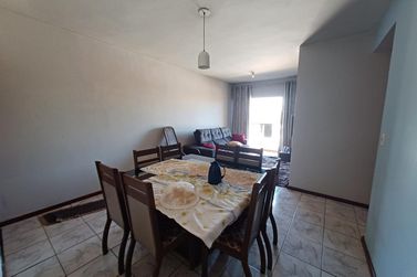 Apartamento &agrave; venda - 74m&sup2; - Zona I