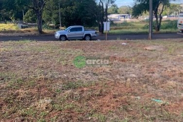 Terreno &agrave; venda - 136m&sup2; - -