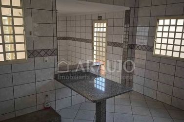 Casa para alugar - 220m&sup2; - Zona I