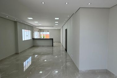 Casa &agrave; venda - 202m&sup2; - Zona 1a  Pr&oacute;ximo Ao Hospital Cemil