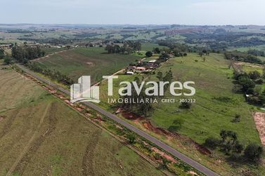 S&iacute;tio &agrave; venda - 242000m&sup2; - &Aacute;rea Rural de Umuarama