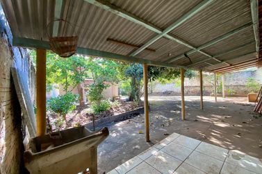 Casa &agrave; venda - 102m&sup2; - ZONA III
