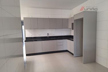 Apartamento para alugar - 150m&sup2; - Zona I