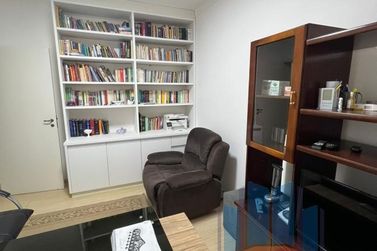 Casa &agrave; venda - 242m&sup2; - Zona I