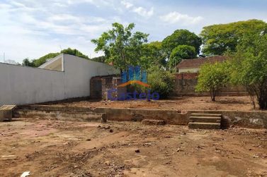 Terreno &agrave; venda - 560m&sup2; - Zona II