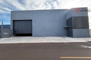 Sal&atilde;o Comercial para alugar - 1000m&sup2; - Parque Industrial II