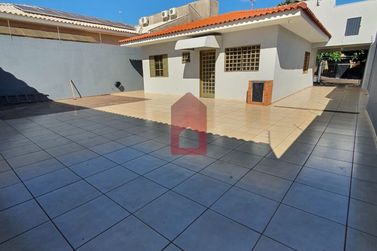 Casa para alugar - Jardim Aratimb&oacute;