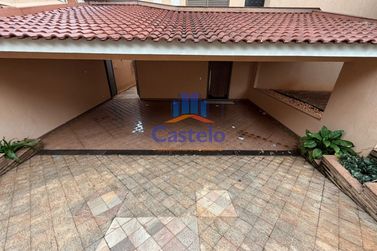 Casa para alugar - 300m&sup2; - ZONA I-A