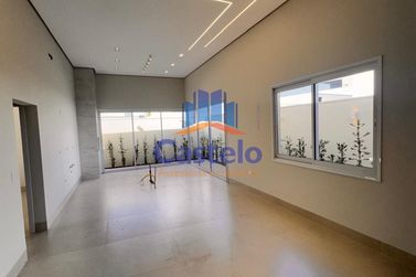 Casa &agrave; venda - 152m&sup2; - ZONA III
