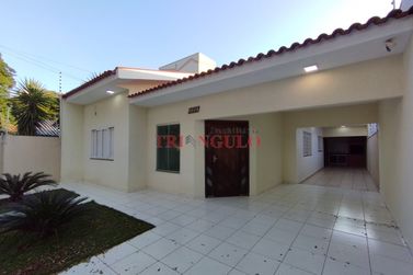 Casa &agrave; venda - 144m&sup2; - ZONA III