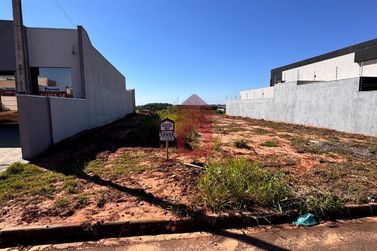 Terreno &agrave; venda - 230m&sup2; - Jardim Trianon