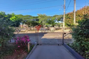 Casa &agrave; venda - Zona IV