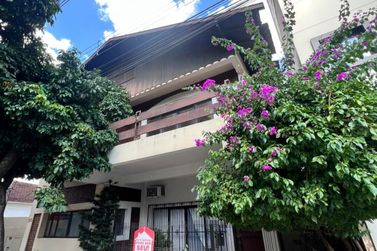 Casa &agrave; venda - 700m&sup2; - Centro