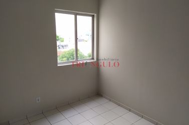 Apartamento &agrave; venda - 68m&sup2; - ZONA III