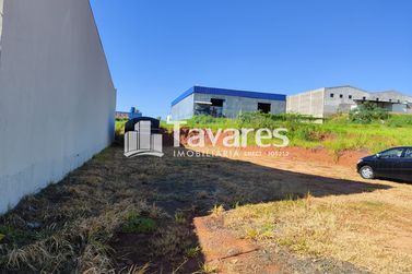 Terreno &agrave; venda - 615m&sup2; - Jardim Santiago