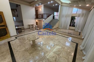 Casa para alugar - 300m&sup2; - ZONA I-A