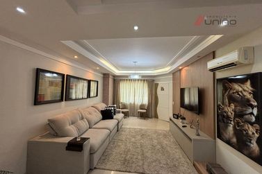 Casa &agrave; venda - 275m&sup2; - Zona 1a