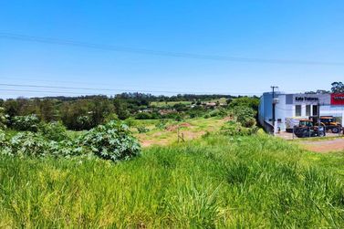 Terreno &agrave; venda - 2100m&sup2; - PR-323