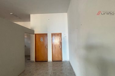 Sal&atilde;o Comercial para alugar - 76m&sup2; - Zona I