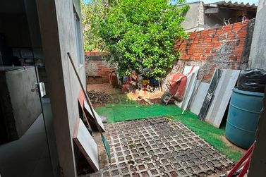 Casa &agrave; venda - 90m&sup2; - Conjunto Habitacional Sonho Meu