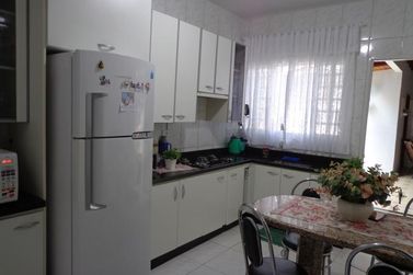 Casa &agrave; venda - 105m&sup2; - Jardim Cima