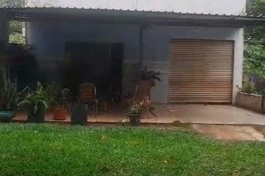Ch&aacute;cara &agrave; venda - -