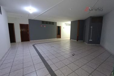 Sal&atilde;o Comercial para alugar - 880m&sup2; - Zona III