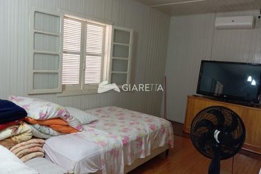 Casa &agrave; venda - 210m&sup2; - CENTRO