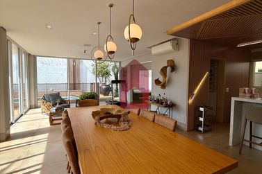 Casa &agrave; venda - 688m&sup2; - Condom&iacute;nio Residencial Soleil