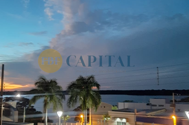 Casa &agrave; venda - 558m&sup2; - Centro