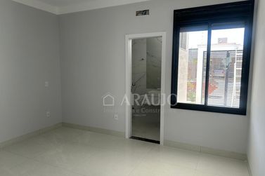 Casa &agrave; venda - 110m&sup2; - Jardim Cima