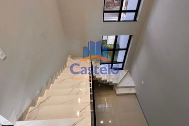 Casa &agrave; venda - 135m&sup2; - ZONA III