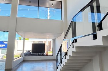 Sal&atilde;o Comercial para alugar - 358m&sup2; - Parque Residencial da G&aacute;vea