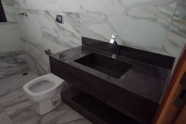Casa &agrave; venda - 132m&sup2; - Jardim Azal&eacute;ia