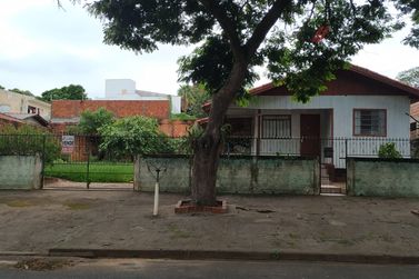 Casa &agrave; venda - 90m&sup2; - Zona VI