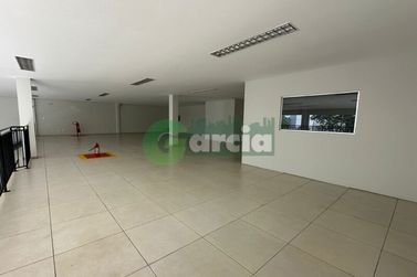 Sal&atilde;o Comercial para alugar - 486m&sup2; - ZONA III