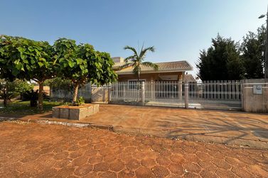 Ch&aacute;cara &agrave; venda - 