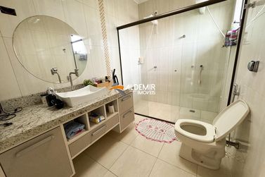 Sobrado &agrave; venda - 200m&sup2; - Jardim dos P&aacute;ssaros