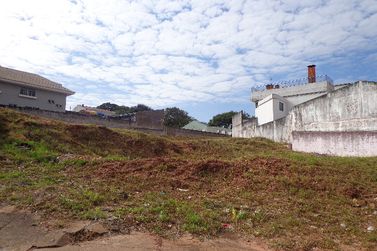 Terreno &agrave; venda - 1631m&sup2; - Zona 1