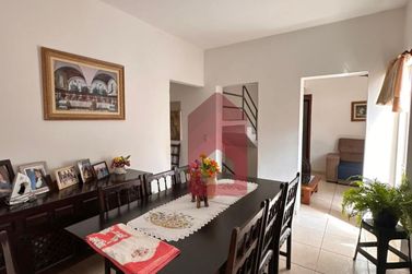 Casa &agrave; venda - 243m&sup2; - Zona V