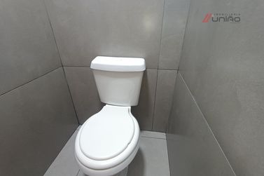 Sal&atilde;o Comercial para alugar - 240m&sup2; - Zona III