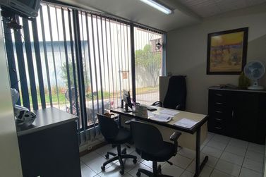 Sal&atilde;o Comercial &agrave; venda - 84m&sup2; - Zona I