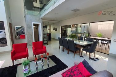 Casa &agrave; venda - 245m&sup2; - Zona IV