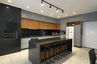 Casa &agrave; venda - 209m&sup2; - Parque de Oliveiras