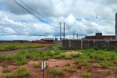 Terreno &agrave; venda - 192m&sup2; - Jardim Trianon