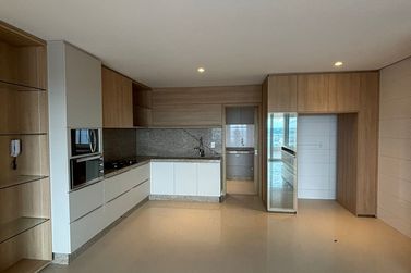Apartamento para alugar - 180m&sup2; - Zona III