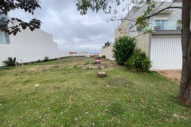 Terreno &agrave; venda - 300m&sup2; - Jardim Europa