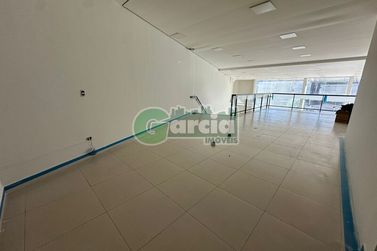 Sal&atilde;o Comercial para alugar - 730m&sup2; - Zona I