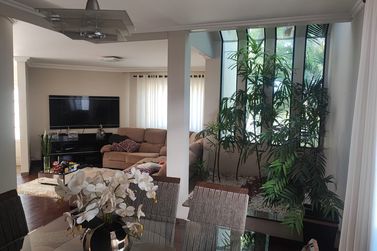 Sobrado &agrave; venda - 365m&sup2; - Zona II