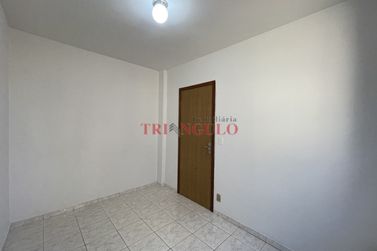 Apartamento para alugar - 61m&sup2; - ZONA I